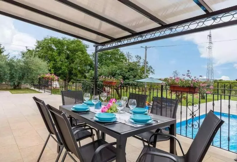 Residenssi Beautiful Villa Dussich In Oprtalj, Novaki