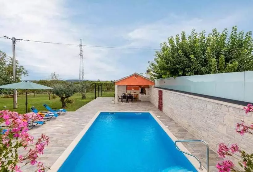 Residenssi Beautiful Villa Dussich In Oprtalj, Novaki