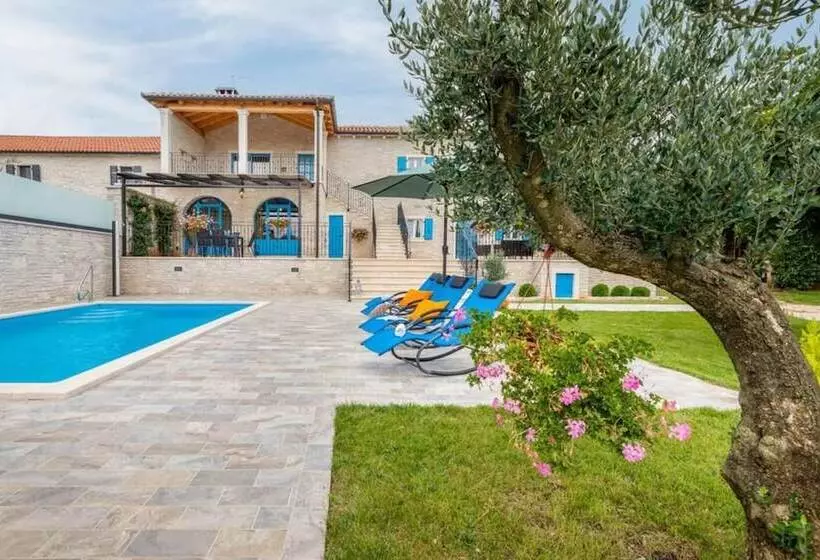 Residenssi Beautiful Villa Dussich In Oprtalj, Novaki