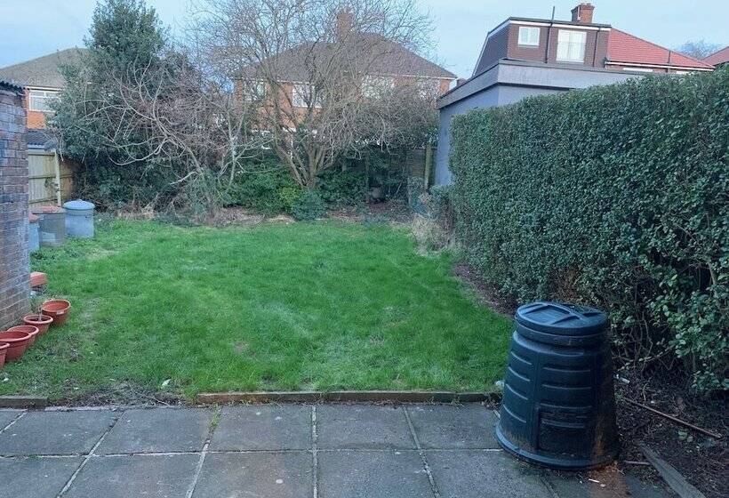 إقامة Lovely Contractor/family House London