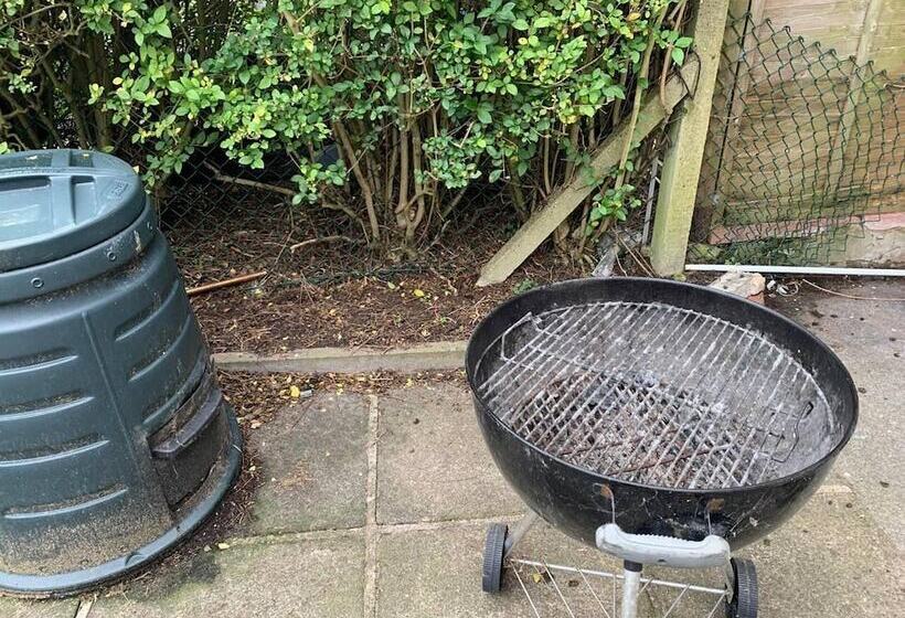 إقامة Lovely Contractor/family House London