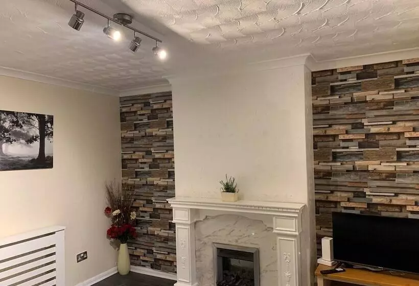 Residenssi Lovely Contractor/family House London