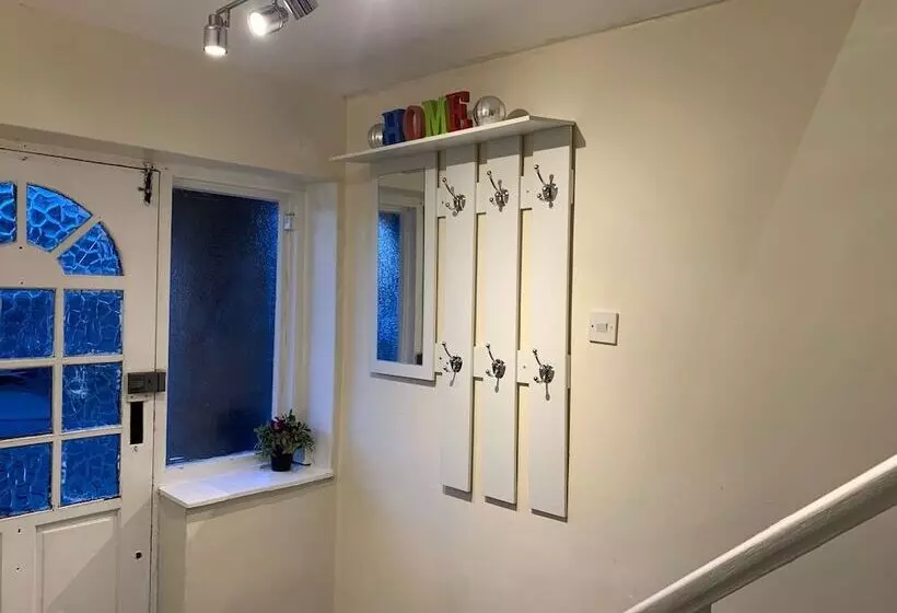 Residenssi Lovely Contractor/family House London