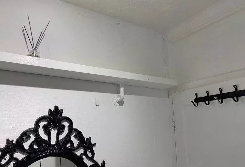 Residenssi Lovely Contractor/family House London