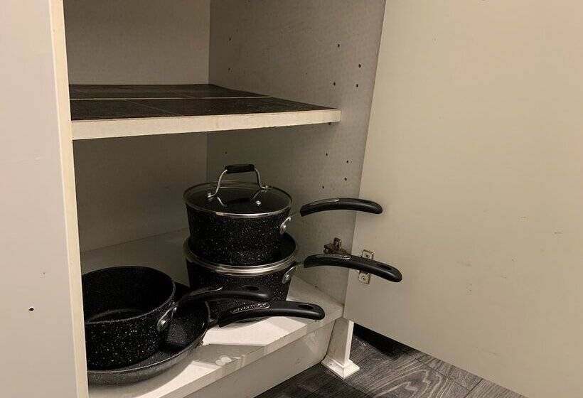 إقامة Lovely Contractor/family House London