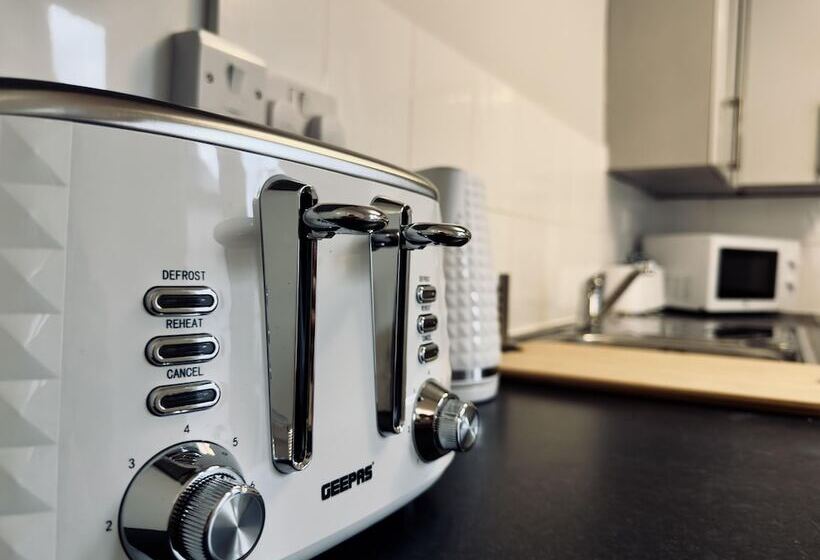 اقامتگاه Stylish House In Sheffield