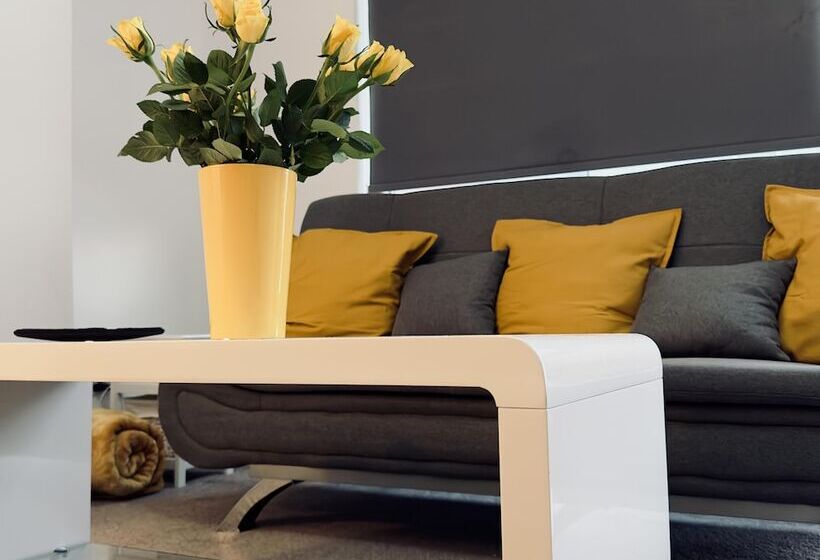 اقامتگاه Stylish House In Sheffield