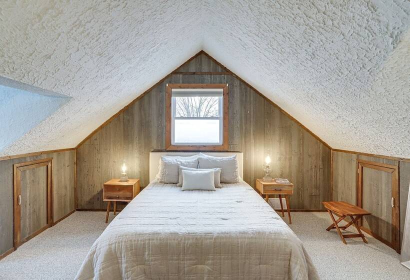 Rustic Middlebury Retreat W/ Yard & Fire Pit!