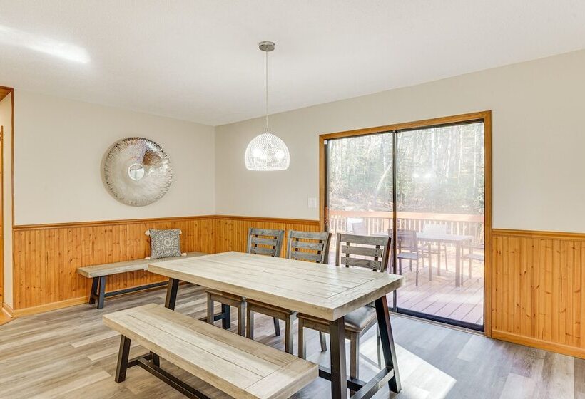 Secluded Blue Ridge Retreat On 4 Acres!