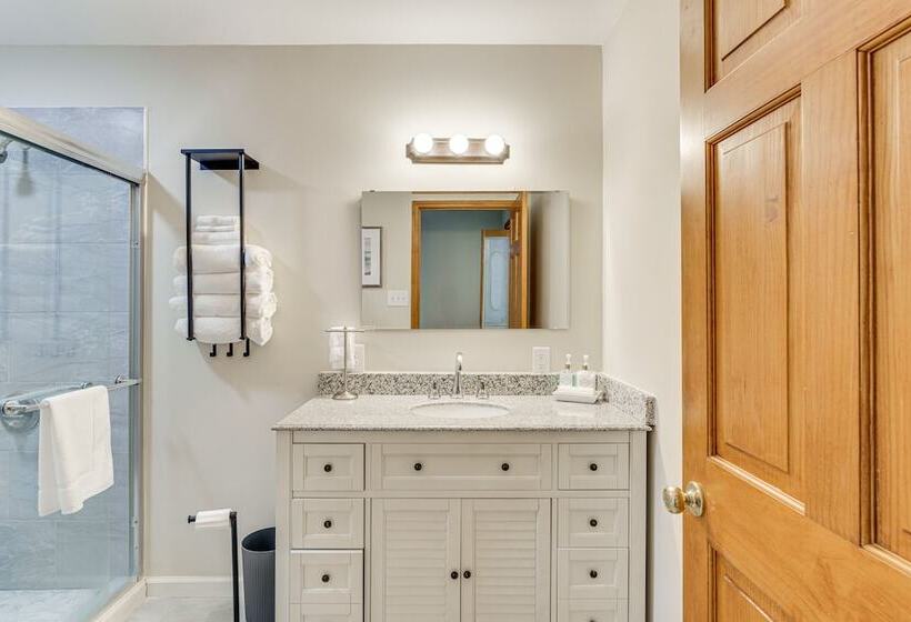 Secluded Blue Ridge Retreat On 4 Acres!