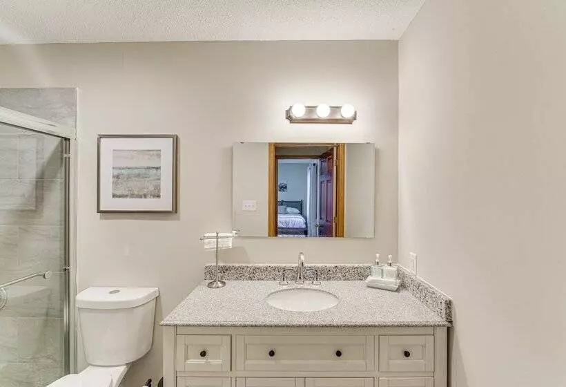 Secluded Blue Ridge Retreat On 4 Acres!