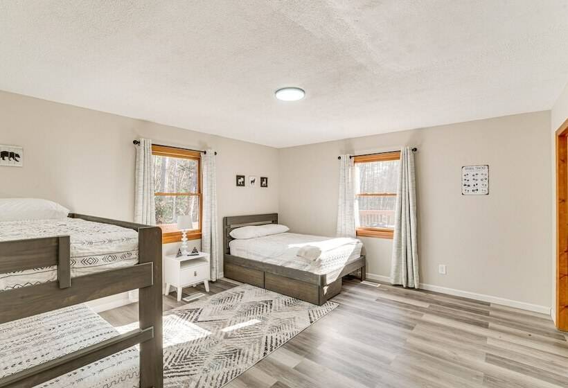 Secluded Blue Ridge Retreat On 4 Acres!