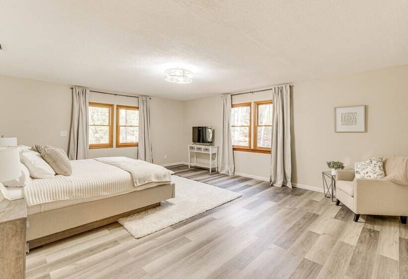 Secluded Blue Ridge Retreat On 4 Acres!