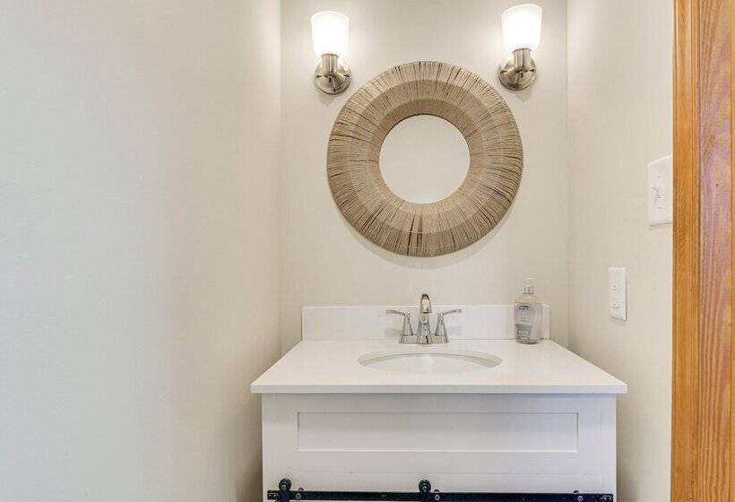 Secluded Blue Ridge Retreat On 4 Acres!