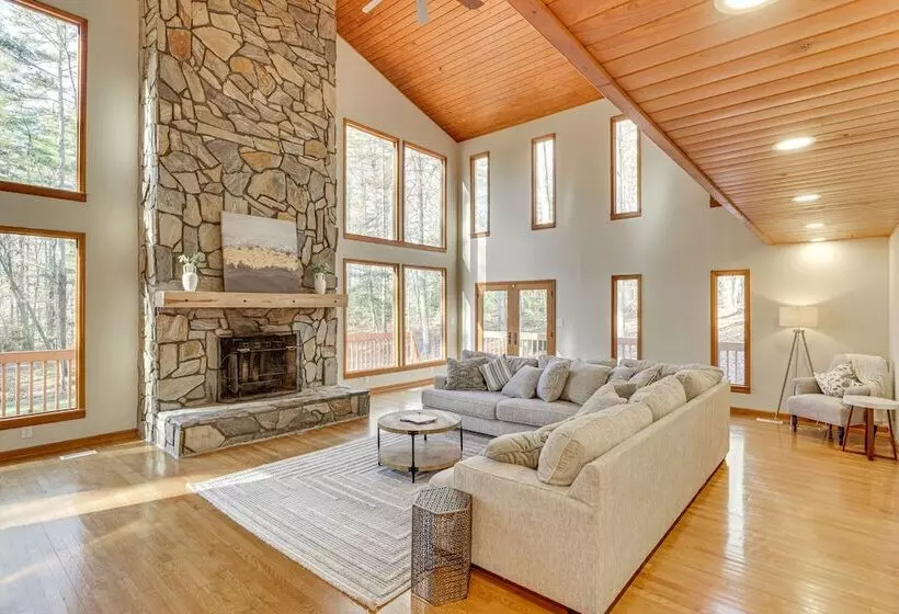 Secluded Blue Ridge Retreat On 4 Acres!