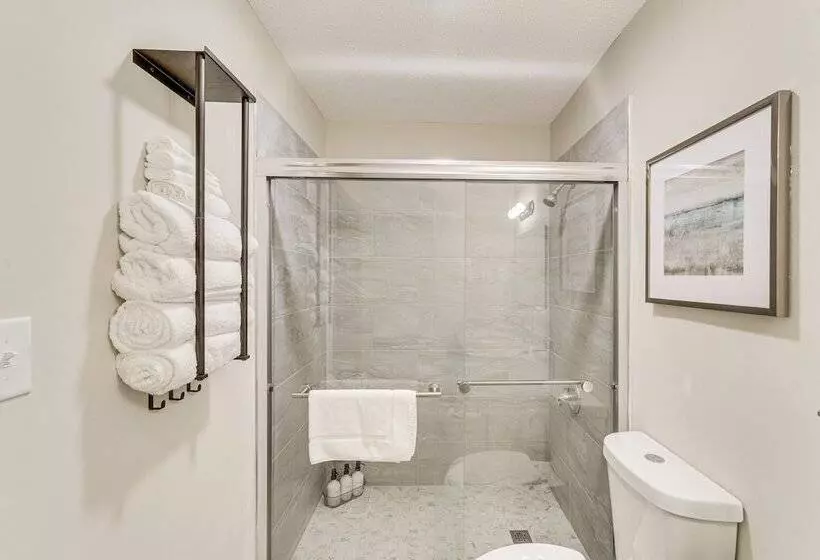 Secluded Blue Ridge Retreat On 4 Acres!