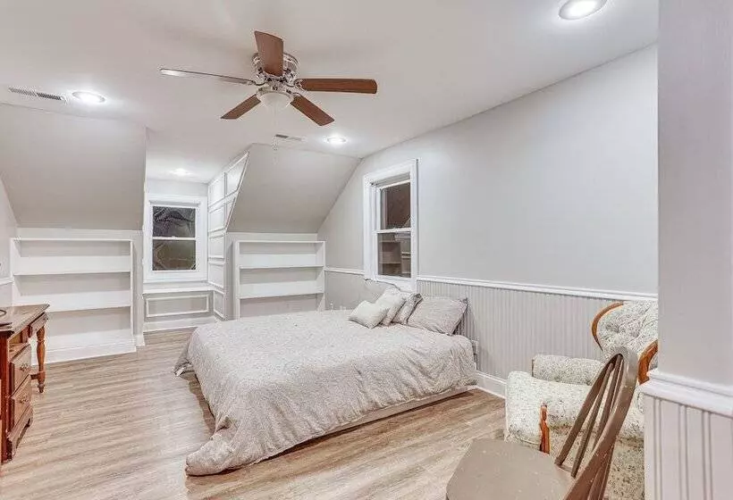 Shelbyville Home   On To The Bourbon Trail!