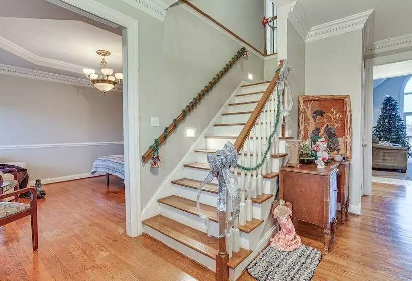 Shelbyville Home   On To The Bourbon Trail!