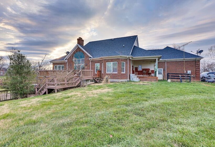 Shelbyville Home On To The Bourbon Trail!