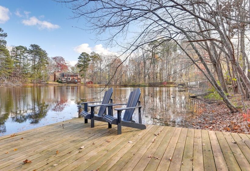 Stylish Marietta Home W/ Deck Near Truist Park!