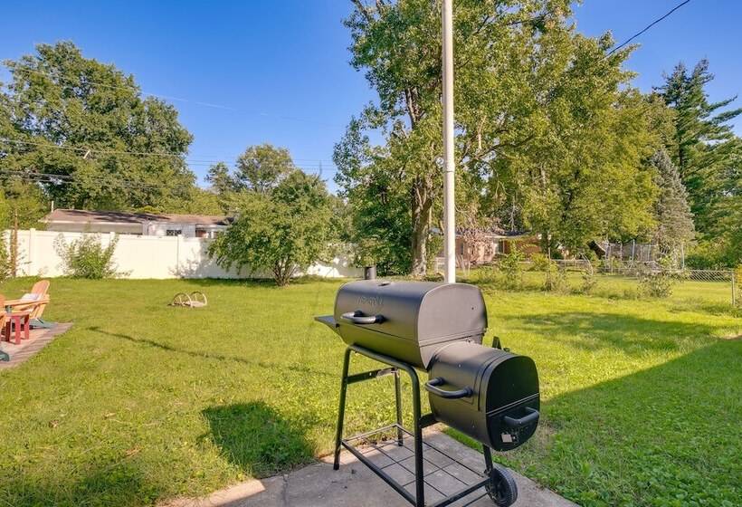 Sunland Hills Home W/ Theater Room & Fire Pit!