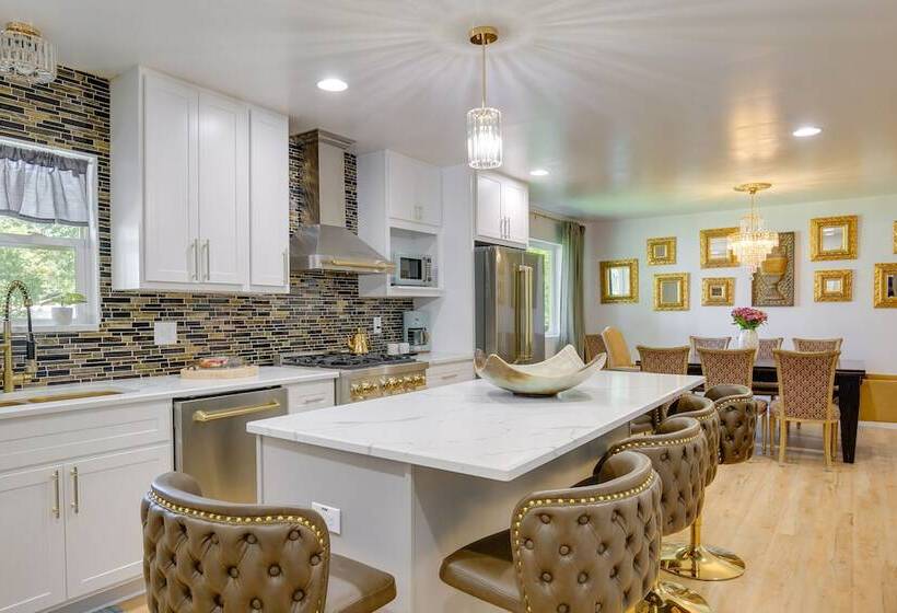 Sunland Hills Home W/ Theater Room & Fire Pit!