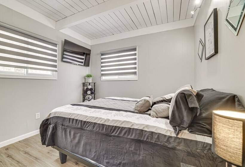 Tobyhanna Home W/ Private Hot Tub & Pool Table!