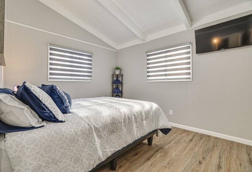 Tobyhanna Home W/ Private Hot Tub & Pool Table!