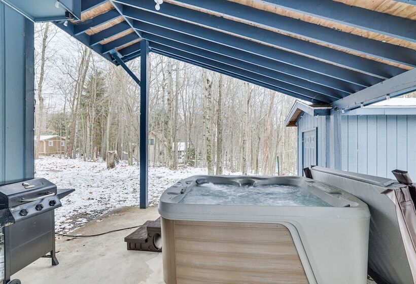 Tobyhanna Home W/ Private Hot Tub & Pool Table!