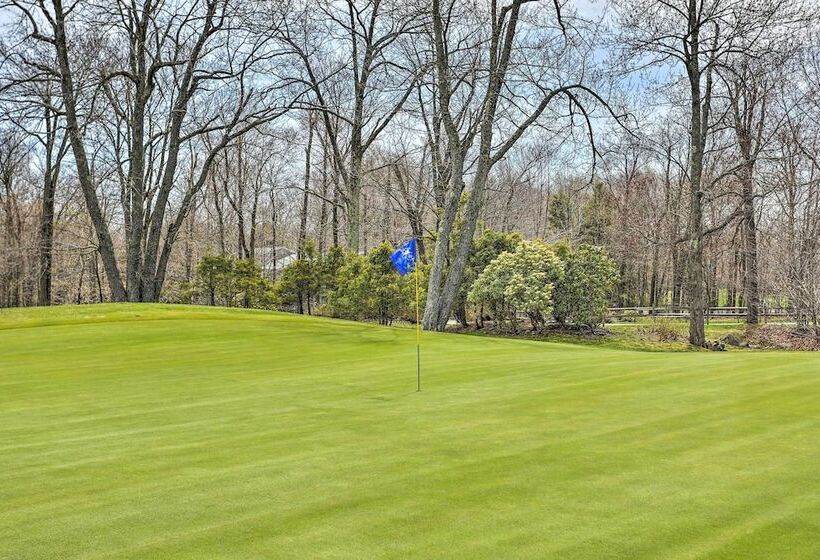 Tobyhanna Home W/ Private Hot Tub & Pool Table!