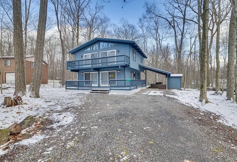 Tobyhanna Home W/ Private Hot Tub & Pool Table!