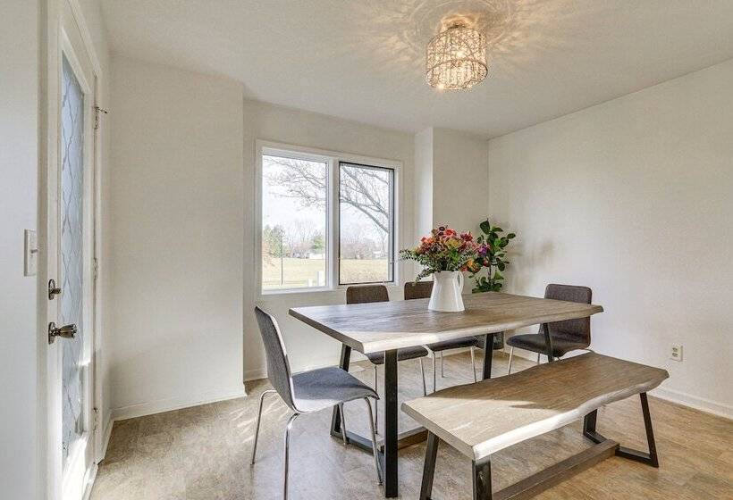 Tranquil Fort Wayne Home: 7 Mi To Downtown