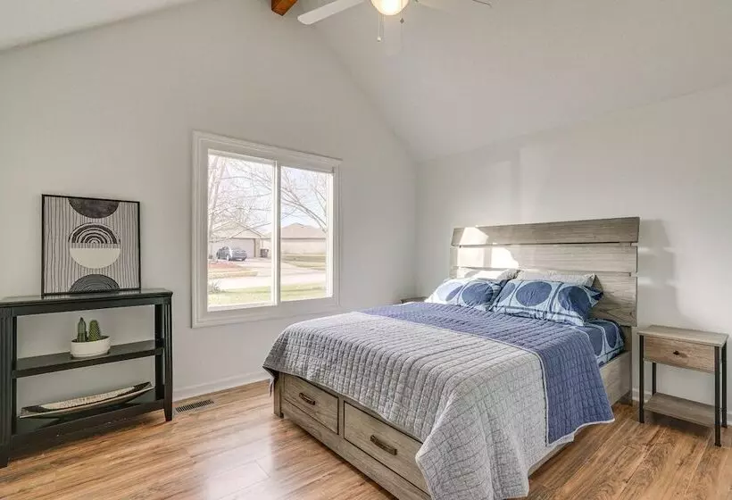 Tranquil Fort Wayne Home: 7 Mi To Downtown