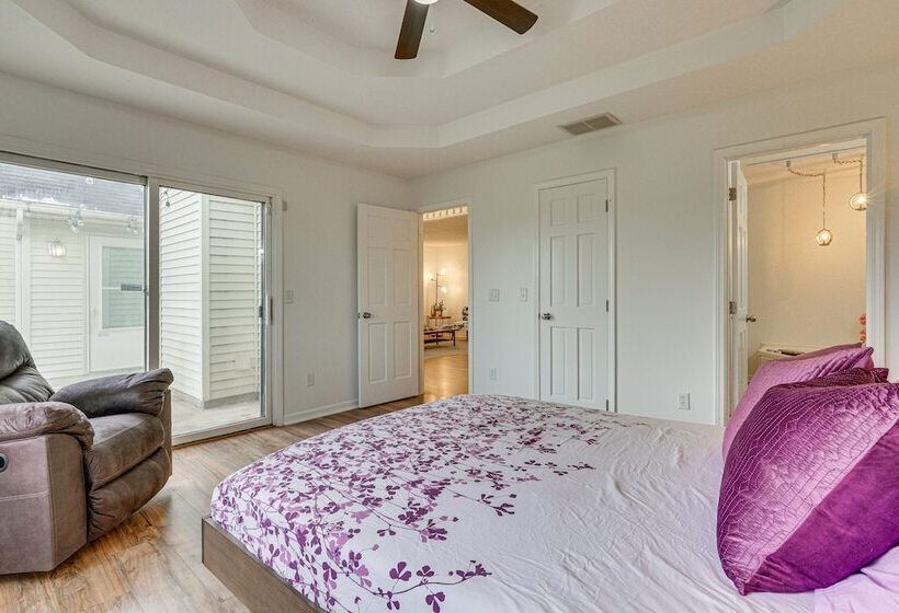 Tranquil Fort Wayne Home: 7 Mi To Downtown