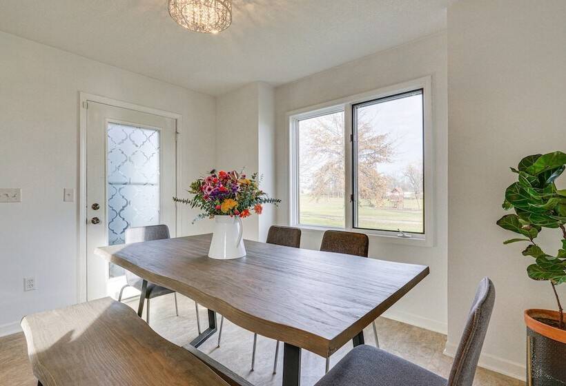 Tranquil Fort Wayne Home: 7 Mi To Downtown