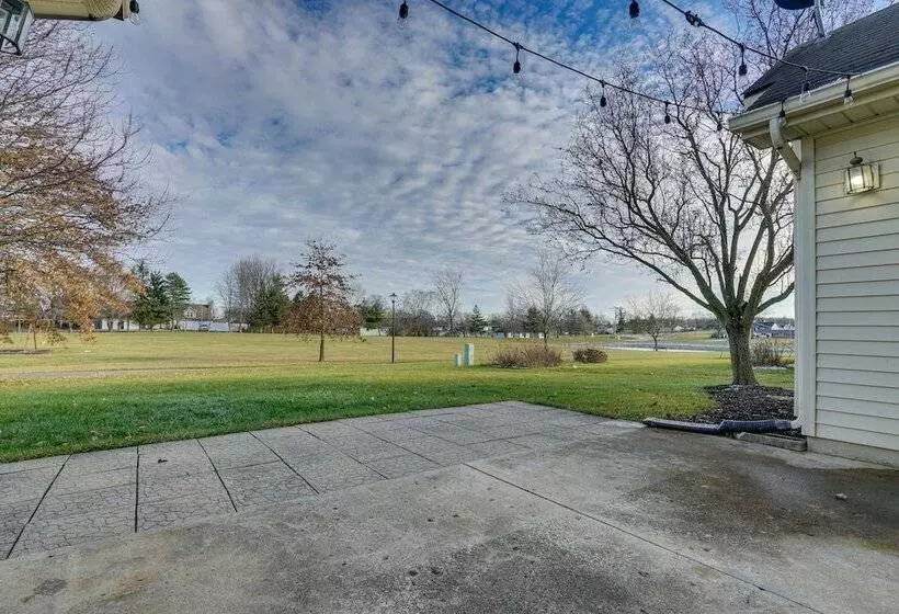 Tranquil Fort Wayne Home: 7 Mi To Downtown