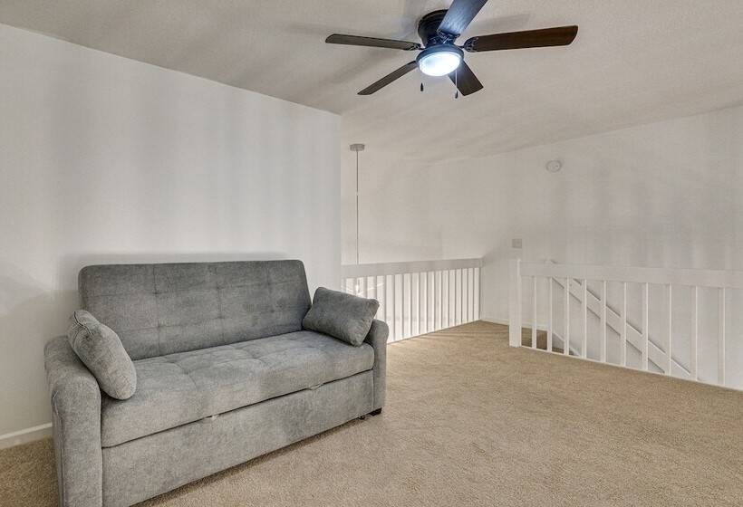 Tranquil Fort Wayne Home: 7 Mi To Downtown