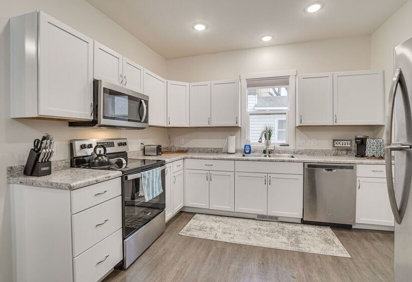 Updated Home < 1 Mi To Downtown Fargo!