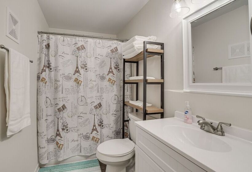 Updated Home < 1 Mi To Downtown Fargo!