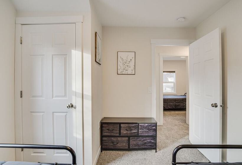 Updated Home < 1 Mi To Downtown Fargo!