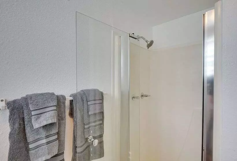 Waterfront Daytona Escape W/ Pool & Game Room!