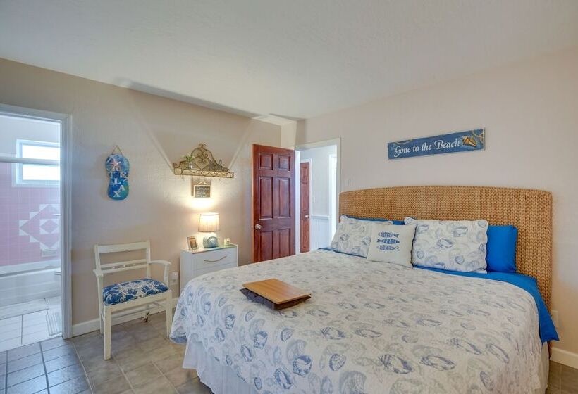 Waterfront Daytona Escape W/ Pool & Game Room!