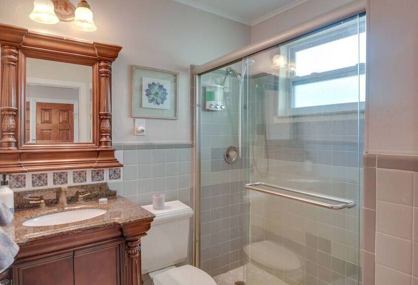 Waterfront Daytona Escape W/ Pool & Game Room!