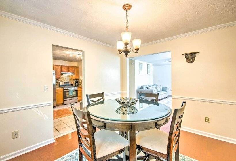 Atlanta Area Home W/ Yard ~ 2 Mi To Six Flags