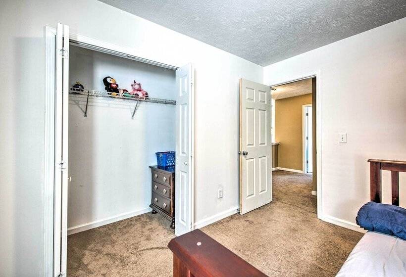 Atlanta Area Home W/ Yard ~ 2 Mi To Six Flags