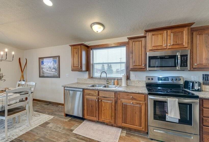 Beautiful Tetonia Escape W/ Porch & Teton Views
