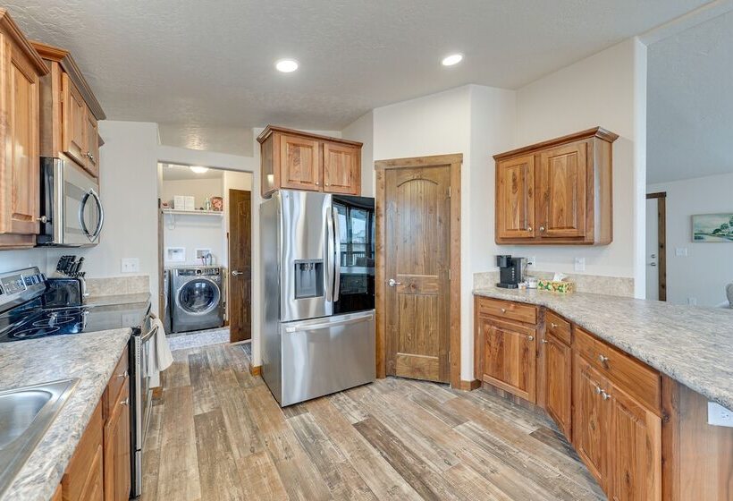 Beautiful Tetonia Escape W/ Porch & Teton Views