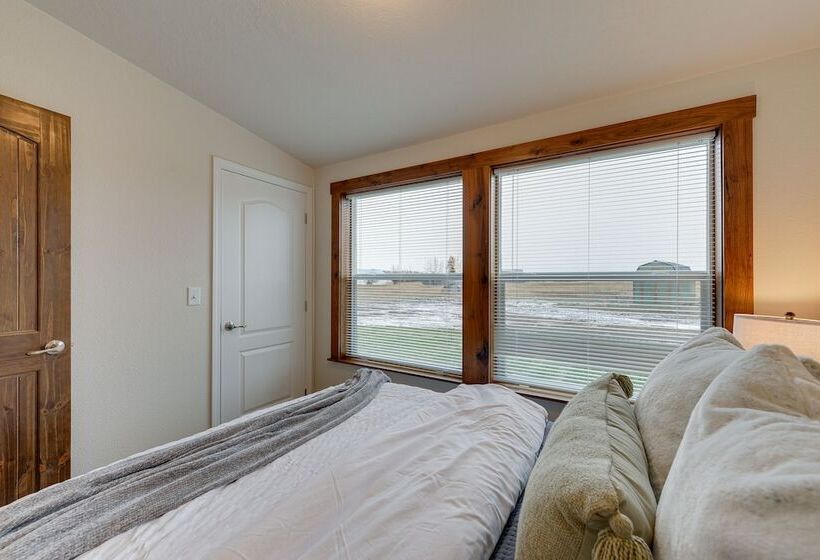 Beautiful Tetonia Escape W/ Porch & Teton Views