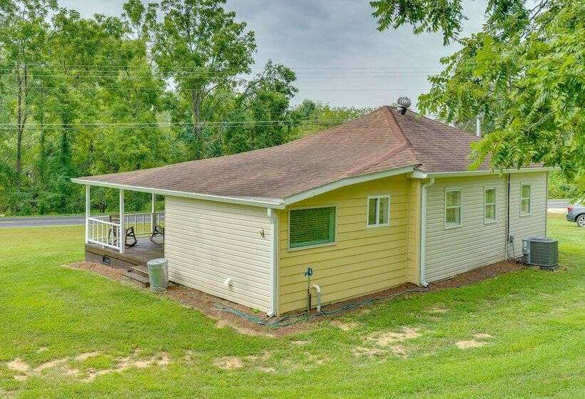 Blairsville Beauty Near Hiking Trails & Vineyards!