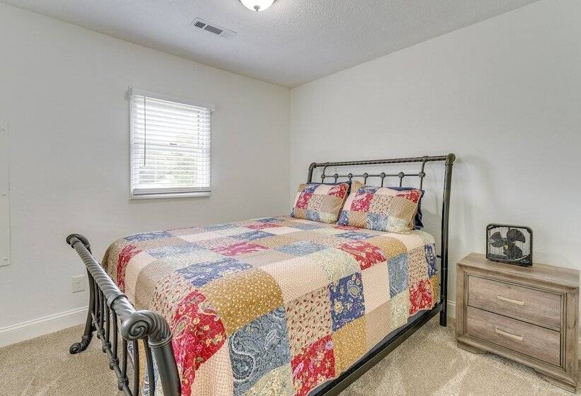 Blairsville Beauty Near Hiking Trails & Vineyards!